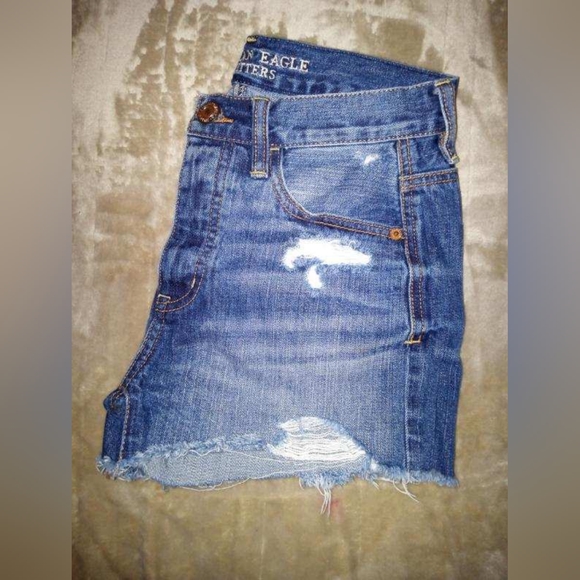 AEO distressed shorts - Picture 3 of 4